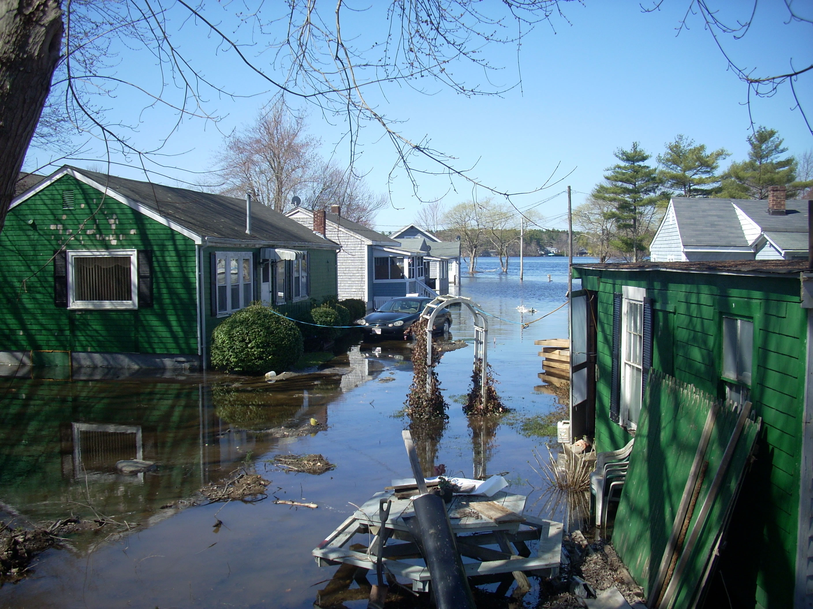 Another Lakeville Flood photo taken nearer the boat landing