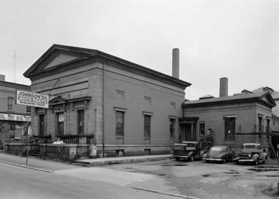 Old Courthouse at 2nd and williams Street in New Bedford - www.Whalingcity.net