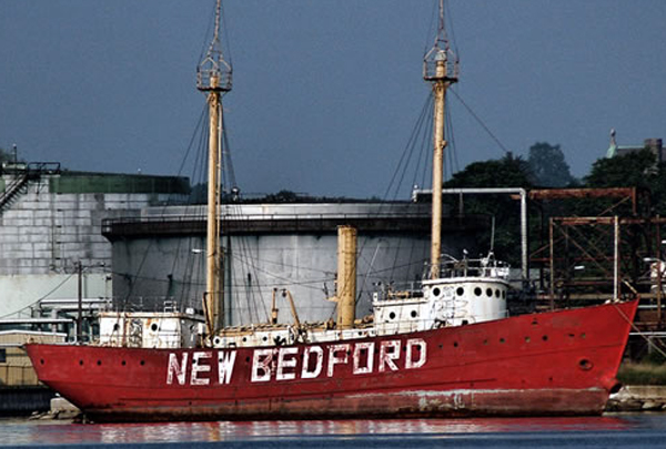 New Bedford Lightship - www.WhalingCity.net
